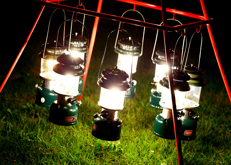 夜の案内人 ランタン の種類をわかりやすく解説 Led ガス ガソリンそれぞれの特徴と用途 キャンプ情報メディア Lantern ランタン