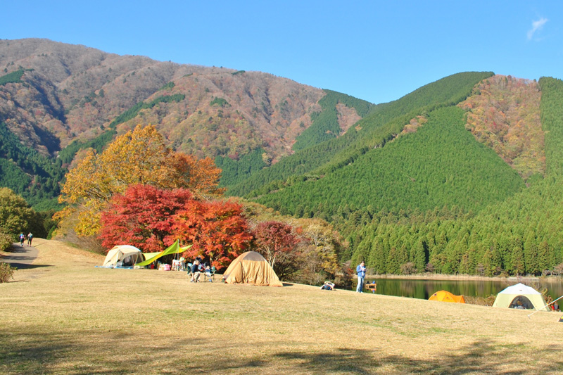 これから見頃 東海 関西 中国 四国の紅葉も楽しめるキャンプ場10選