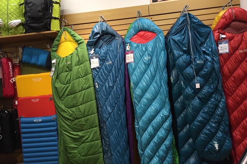8770円 値段が激安 絶妙な贈り物 キャンプ用機器暖かい寝袋成人寝袋ランチブレークシングル寝袋 耐久性のある寝袋 色 : 緑 Size 210x80cm