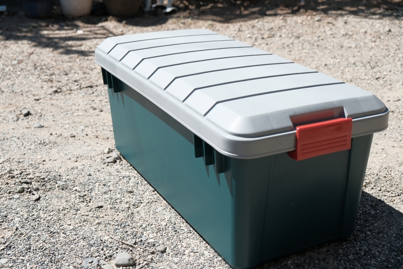 キャンプ道具収納 ワンルーム 一人暮らしのためのコンテナボックス Rvbox 活用術 キャンプ情報メディア Lantern ランタン