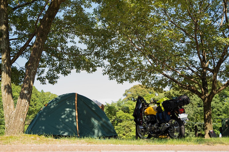 Hondaのcb1100に乗って風を楽しむキャンプツーリング