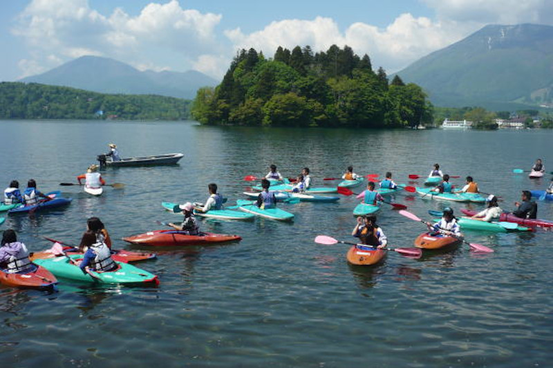 野尻湖でカヌー遊び