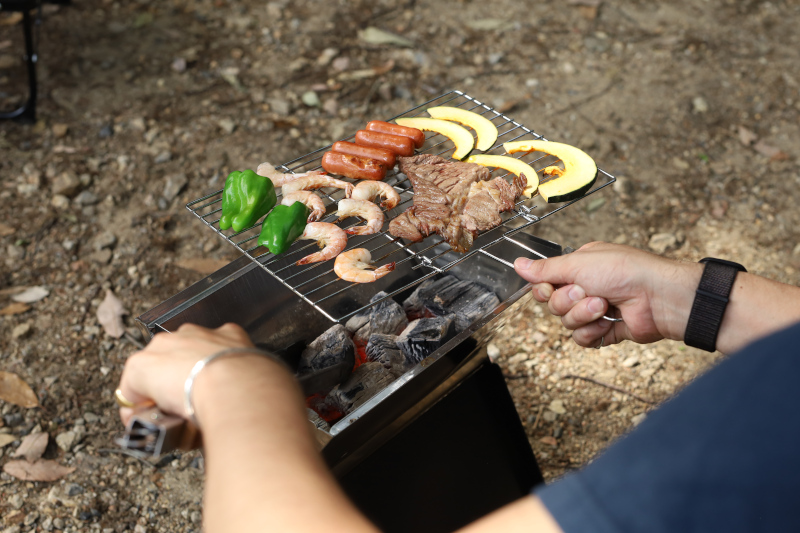 クイックキャンプのノート型BBQグリル（QC-NBG）