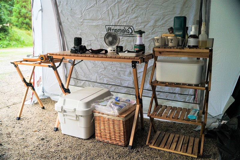 キャンプ　木製ラック　キッチン