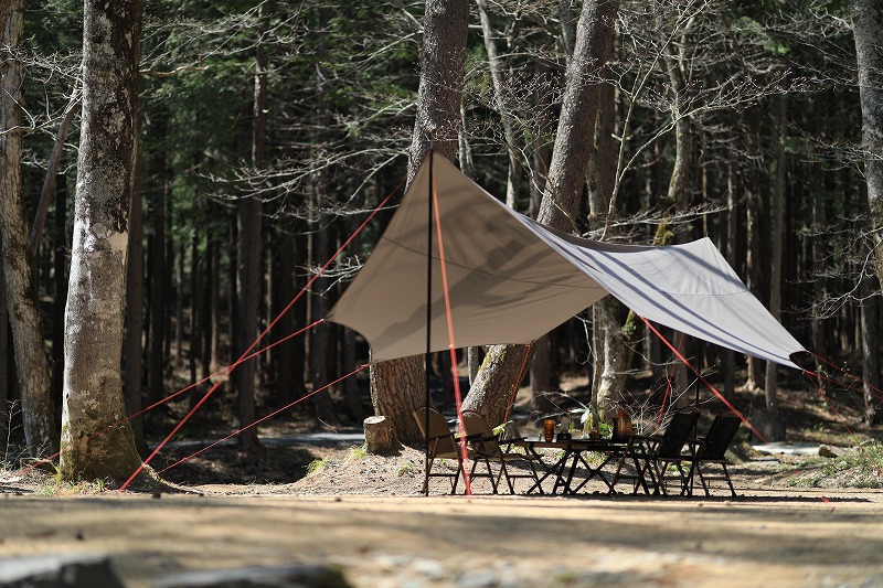 クイックキャンプが2種類の新作タープ「TCオクタ」と「ポリヘキサ」をリリース！ | キャンプ情報メディア LANTERN – ランタン