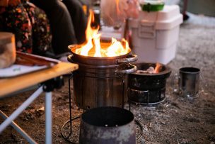鍋を再利用して焚き火台をDIY。自作キャンプギアへの愛着はひと一倍