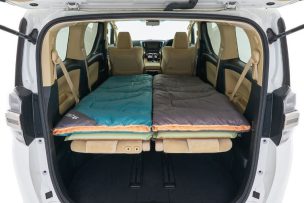 車中泊でのキャンプに！ミニバンにジャストサイズの“丸洗いOK”な寝袋で快適