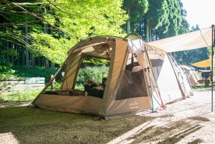 シンプルなギアで楽しむファミリーキャンプ。風通しの良いAODでテント泊が楽しい