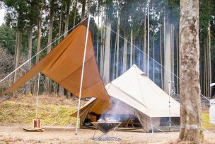 快適なデュオキャンプは、広々テントでシンプルなレイアウトがコツ