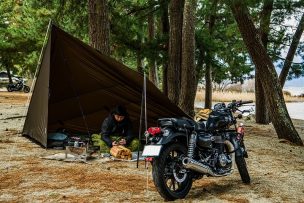 ギア選びはバイクとの相性が大切！身軽に楽しむ林間ソロキャン