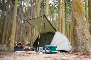 コンパクトに楽しむツーリングキャンプ！ランタンに灯した光を眺める夜が心地良い